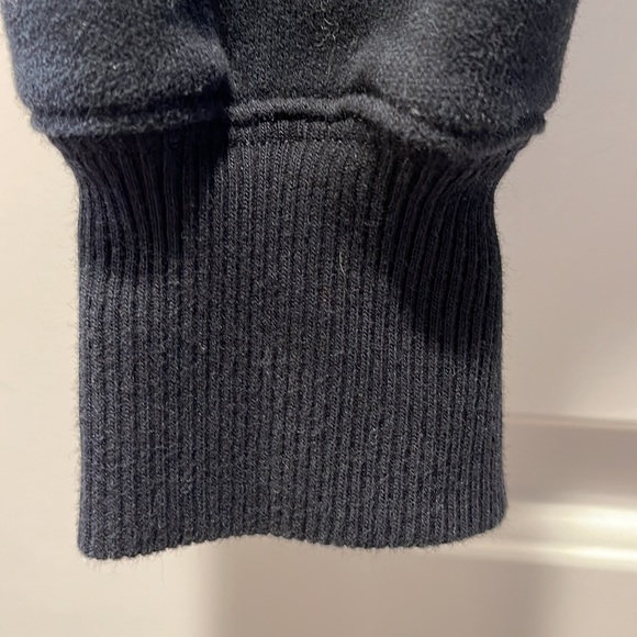 Hollister Sunflower 🌻 Sweatshirt - Picture 2 of 5